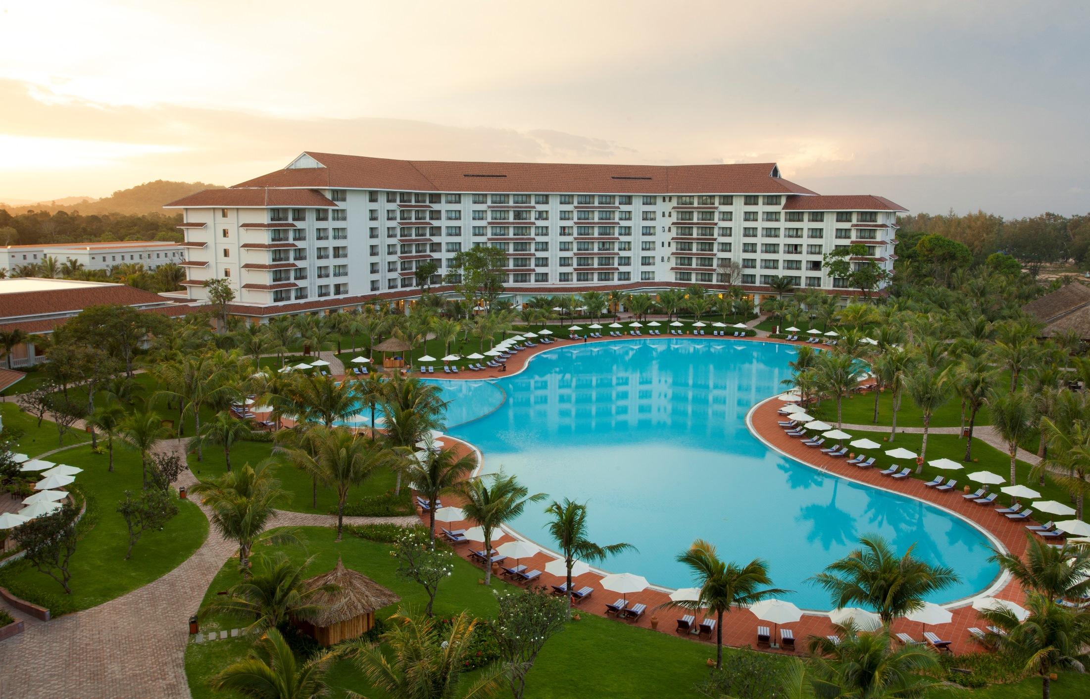 Sheraton Phu Quoc Long Beach Resort Exterior photo